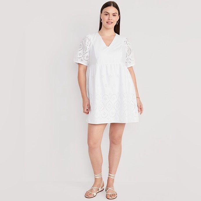 Old Navy V-Neck Mini Dress With Eyelets, Size M, "White Lilies." V-Neck;Nwt